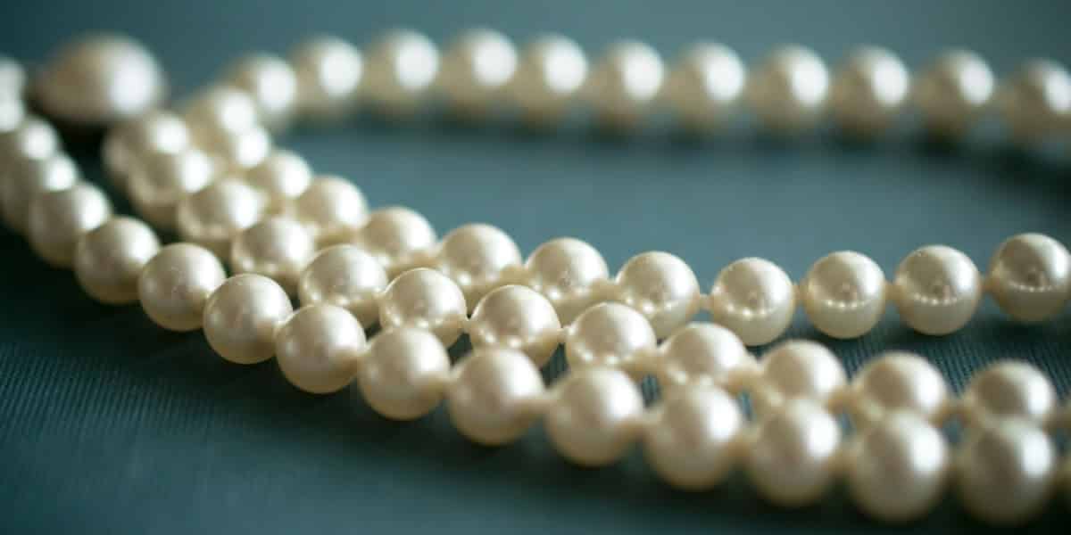 What You Need to Know About Pearls Before You Buy - Gold Thumb Jewelry